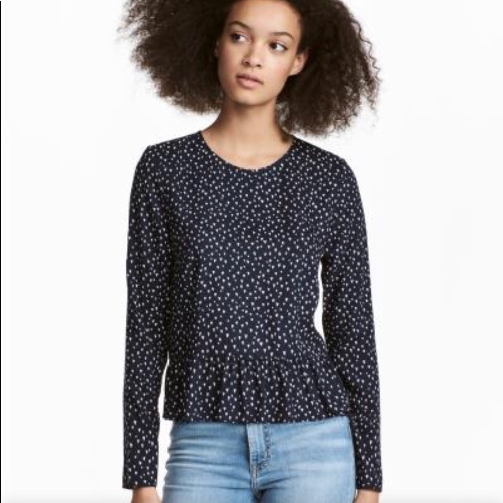 Flounced hem top